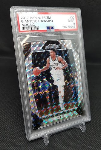 2017-18 Panini Mosaic Prizm Giannis Antetokounmpo Bucks #30 PSA 9