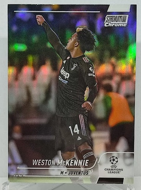 2022 Topps Stadium Club Chrome Refractor Weston McKennie Juventus #14
