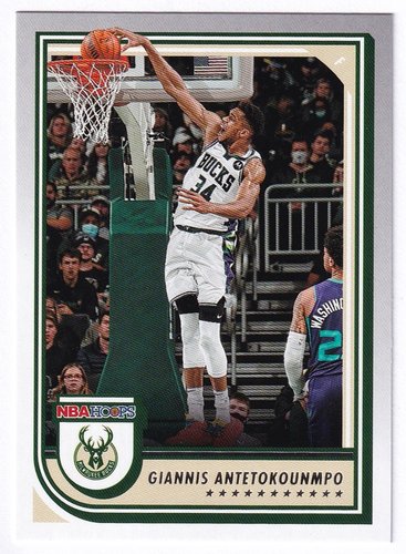 2022-23 Panini Hoops Giannis Antetokounmpo Bucks #44